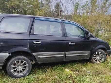 2002 Hyundai Trajet I, чёрный, 390000 рублей, вид 2