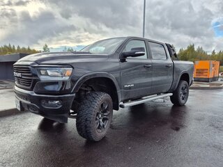2021 Ram 1500 Quad Cab eTorque V, чёрный, 6000000 рублей, вид 1