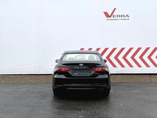 2022 Toyota Camry VIII (XV70) Рестайлинг, чёрный, 3690000 рублей, вид 4