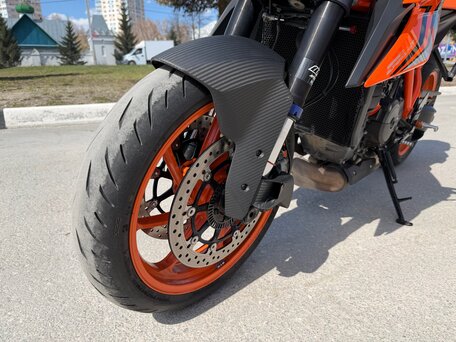 2022 KTM 1290 Super Duke R Evo, оранжевый, 1300000 рублей, вид 5