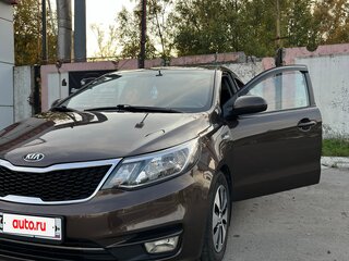 2015 Kia Rio III Рестайлинг, коричневый, 899999 рублей, вид 2