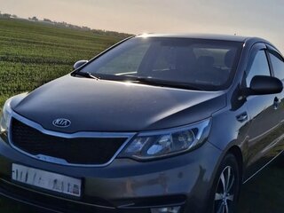 2016 Kia Rio III Рестайлинг, серый, 850000 рублей, вид 3