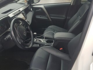 2017 Toyota RAV4 IV (XA40) Рестайлинг, белый, 2600000 рублей, вид 4