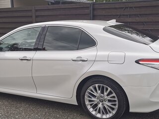 2019 Toyota Camry VIII (XV70), белый, 2950000 рублей, вид 4