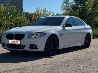 2013 BMW 5 серии 528i xDrive VI (F10/F11/F07) Рестайлинг, белый, 2150000 рублей, вид 3