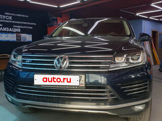 2017 Volkswagen Touareg II Рестайлинг, синий, 3600000 рублей, вид 3
