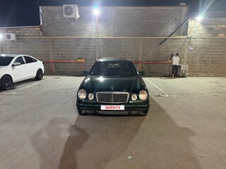 1997 Mercedes-Benz E-Класс 320 II (W210, S210), зелёный, 450000 рублей, вид 3