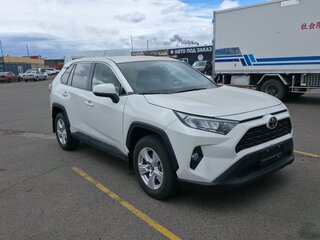 2020 Toyota RAV4 V (XA50), белый, 3250000 рублей, вид 3