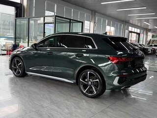 2022 Audi A3 Sportback 35 TFSI IV (8Y), зелёный, 2230000 рублей, вид 3