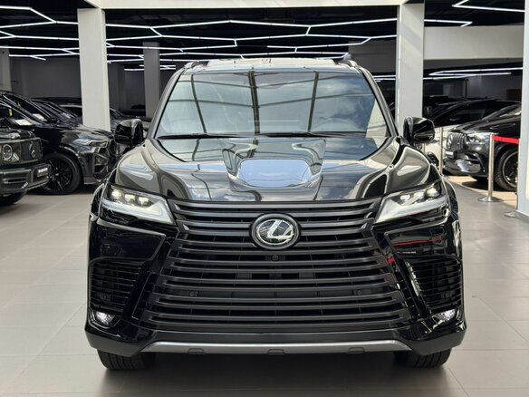 2025 Lexus LX 700h IV, чёрный, 19770000 рублей - вид 3