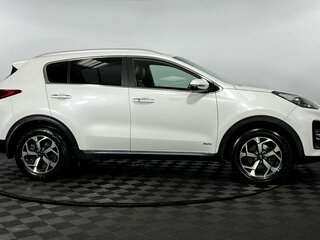 2019 Kia Sportage IV Рестайлинг, белый, 2425000 рублей, вид 5