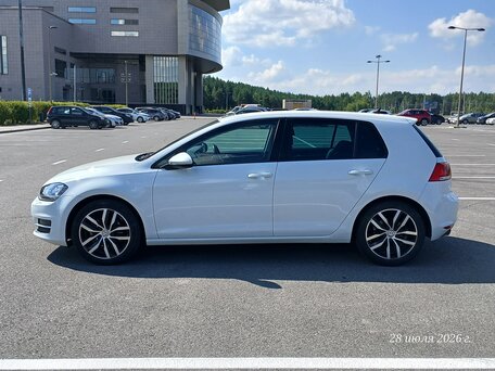 2016 Volkswagen Golf VII, белый, 1580000 рублей, вид 4