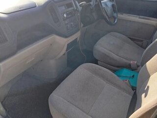 1999 Mitsubishi Dingo I, белый, 150000 рублей, вид 1