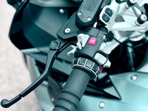 2016 BMW R 1200 RS, серый, 980000 рублей - вид 12