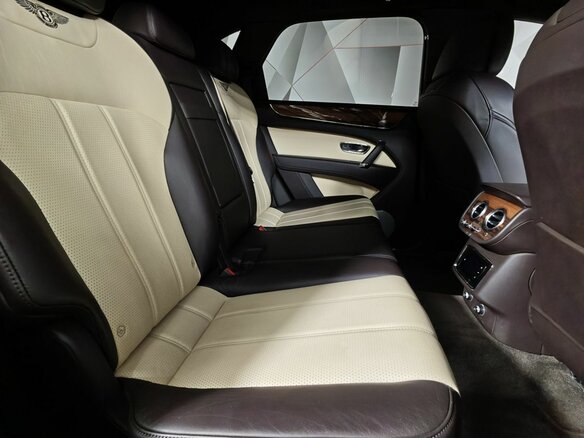2018 Bentley Bentayga I, серый, 8119000 рублей - вид 15