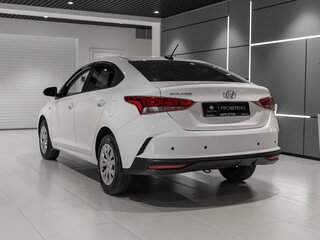 2022 Hyundai Solaris II Рестайлинг, белый, 1645000 рублей, вид 4