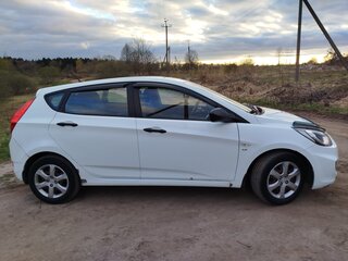 2011 Hyundai Solaris I, белый, 680000 рублей, вид 3