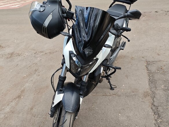 2018 Bajaj Dominar 400, белый