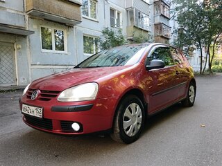2008 Volkswagen Golf V, красный, 390000 рублей, вид 3