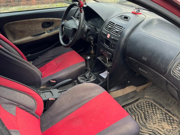 1998 Mitsubishi Carisma I, красный - вид 2
