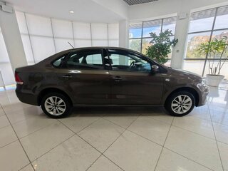 2015 Volkswagen Polo V Рестайлинг, коричневый, 835000 рублей, вид 4