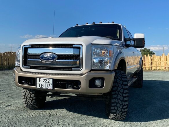 2011 Ford F-250, белый, 5000000 рублей - вид 4