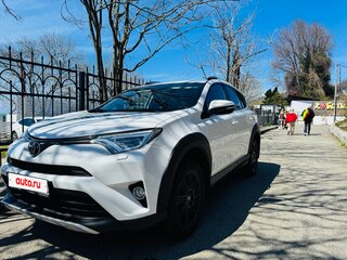 2018 Toyota RAV4 IV (XA40) Рестайлинг, белый, 2500000 рублей, вид 3