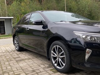 2017 Toyota Camry VII (XV50) Рестайлинг 2, чёрный, 2600000 рублей, вид 4