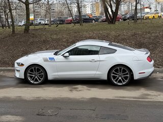 2018 Ford Mustang VI Рестайлинг, белый, 3600000 рублей, вид 4