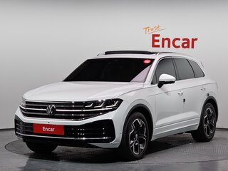 2024 Volkswagen Touareg III Рестайлинг, белый, 10347700 рублей, вид 1