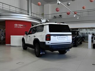 2024 Toyota Land Cruiser Prado 250 Series, белый, 10500000 рублей, вид 4
