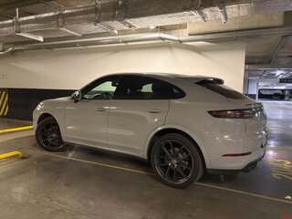 2020 Porsche Cayenne Coupé III, серый, 7500000 рублей, вид 3