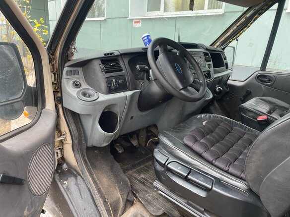 2009 Ford Transit, бежевый, 500000 рублей - вид 3