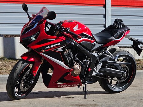 2021 Honda CBR 650R, красный, 850000 рублей, вид 1
