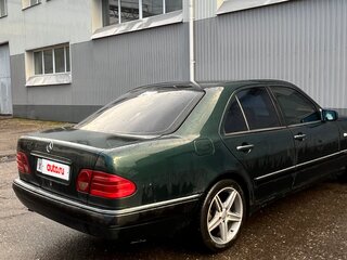 1997 Mercedes-Benz E-Класс 230 II (W210, S210), зелёный, 350000 рублей, вид 4