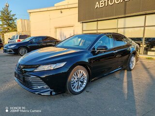 Toyota Camry VIII (XV70)
