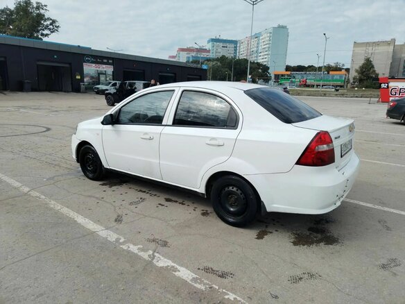 2008 Chevrolet Aveo I Рестайлинг, белый, 550000 рублей - вид 1