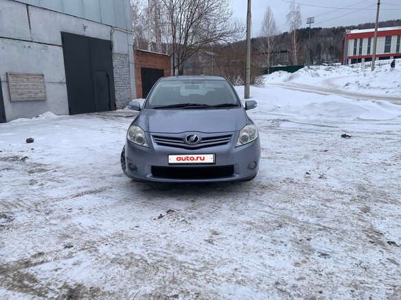 2010 Toyota Auris I Рестайлинг, серый, 790000 рублей - вид 1