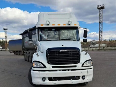 2003 Freightliner Columbia, белый, 2700000 рублей, вид 1