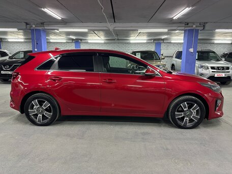 2019 Kia Ceed III, красный, 1495000 рублей, вид 4