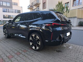 2025 BMW XM 50e, чёрный, 16229287 рублей, вид 3