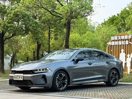 2021 Kia K5 III, серый, 1742000 рублей, вид 1