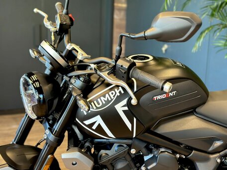 2026 Triumph Trident 660, чёрный, 1250000 рублей, вид 3