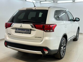 2015 Mitsubishi Outlander III Рестайлинг 2, белый, 1530000 рублей, вид 4