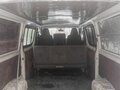 2009 Toyota Regius Ace H200 Рестайлинг 1, белый, 1100000 рублей - вид 6
