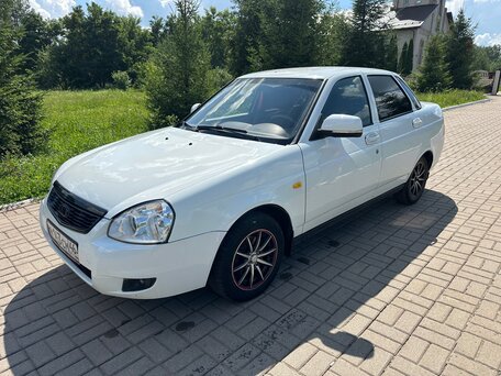 2017 Lada (ВАЗ) Priora I Рестайлинг, белый, 485000 рублей, вид 1
