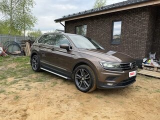 2018 Volkswagen Tiguan II, коричневый, 2390000 рублей, вид 3