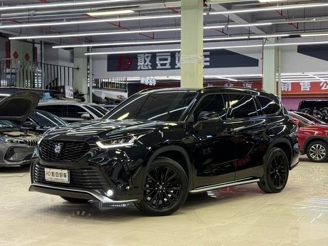 Открыть фотографии: Toyota Crown Kluger