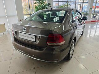 2015 Volkswagen Polo V Рестайлинг, коричневый, 835000 рублей, вид 5