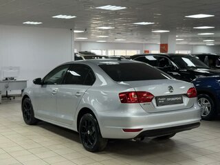 2013 Volkswagen Jetta VI, серебристый, 695000 рублей, вид 4
